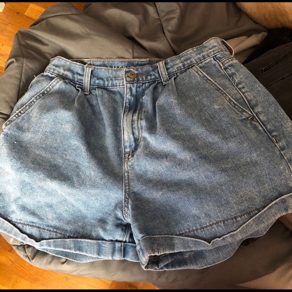 Light Wash American Eagle Mom Shorts